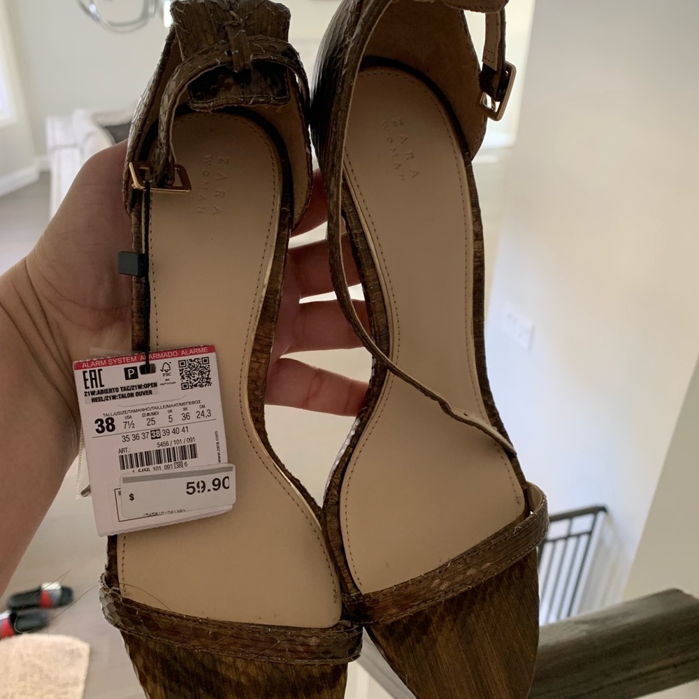 Zara - Picture 2 of 8